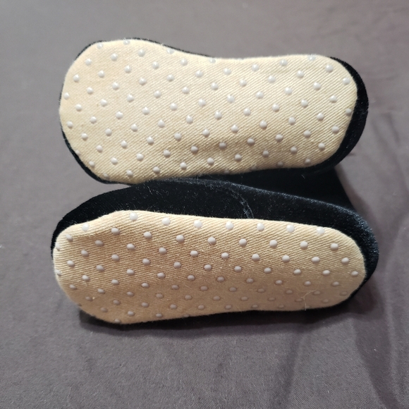 Black Cat Boots Grip Sole Side Velcro Closure Suede Old Navy Size 3-6 Months - Picture 3 of 3